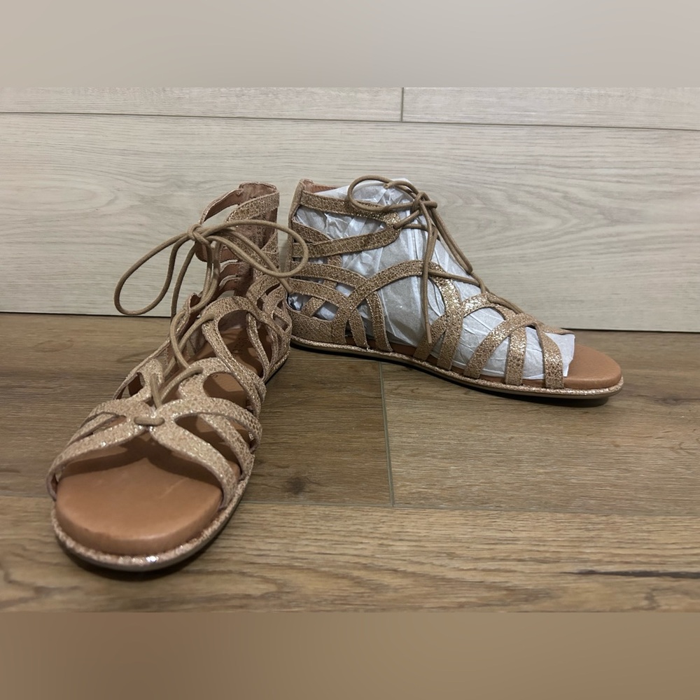 Gentle Souls Kenneth Cole Break My Heart Gladiator Sandal 9